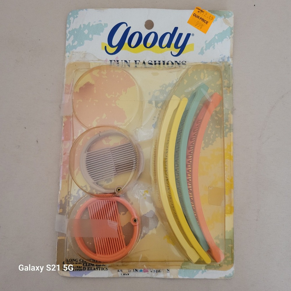 Vintage 1989 Goody Fun Fashions Clinch-It Banana Combs Set 5543/5